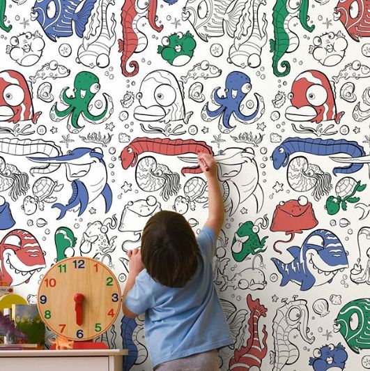   Trẻ có thể thỏa sức 'vẽ bậy' trên tường với giấy dán tường tập tô màu này  