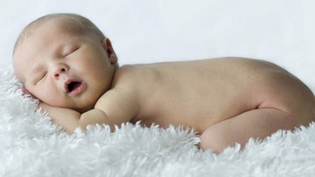   Trẻ ngủ ngáy kèm theo ngưng thở khi ngủ sẽ khiến não trẻ bị thiếu oxy. Ảnh minh họa  