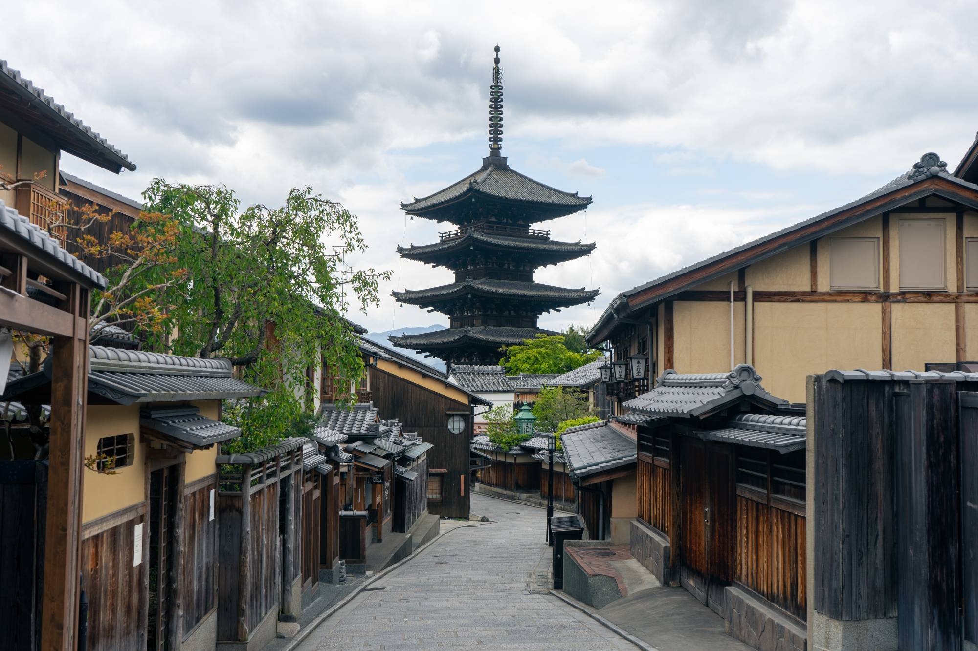 Mê mẩn hình ảnh yên bình của thành phố Kyoto, Nhật Bản những ngày vắng khách du lịch 5