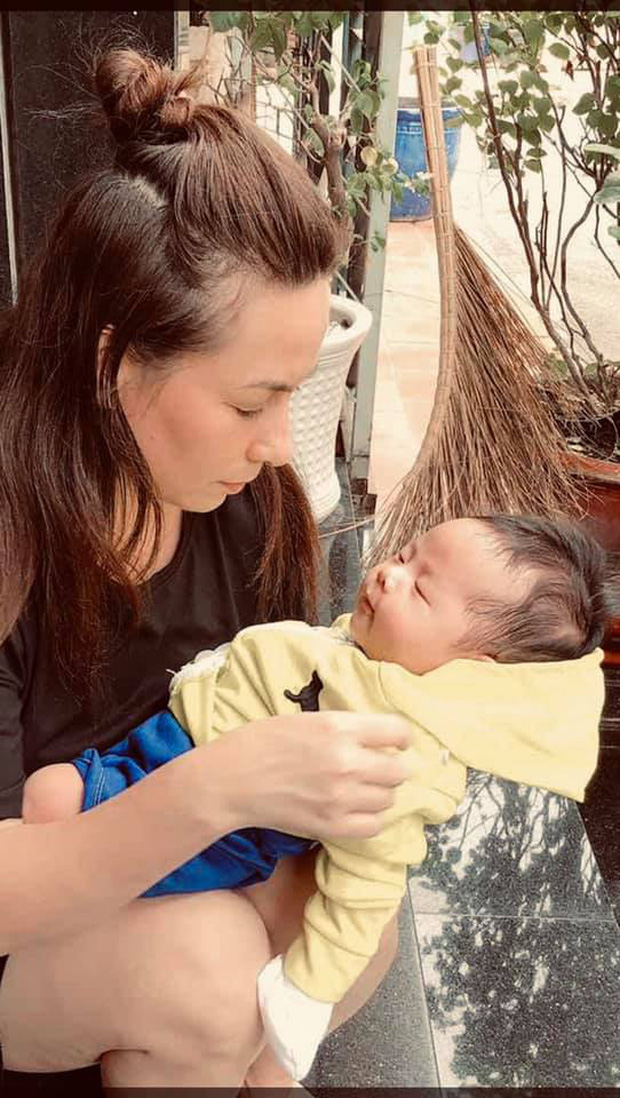 Tin tức sao Việt 13/6: Phi Nhung nhận thêm 1 em bé bị bỏ rơi dù đã có 22 con nuôi 1