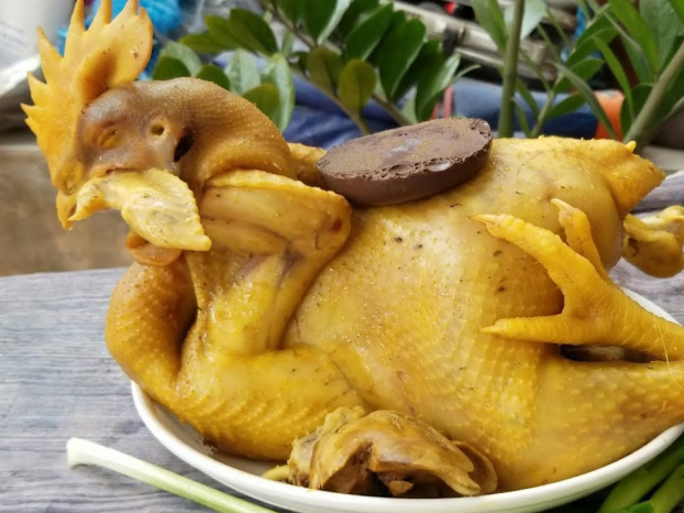 Cách luộc gà chín đều, căng bóng, vàng ruộm, không bị nứt da 0