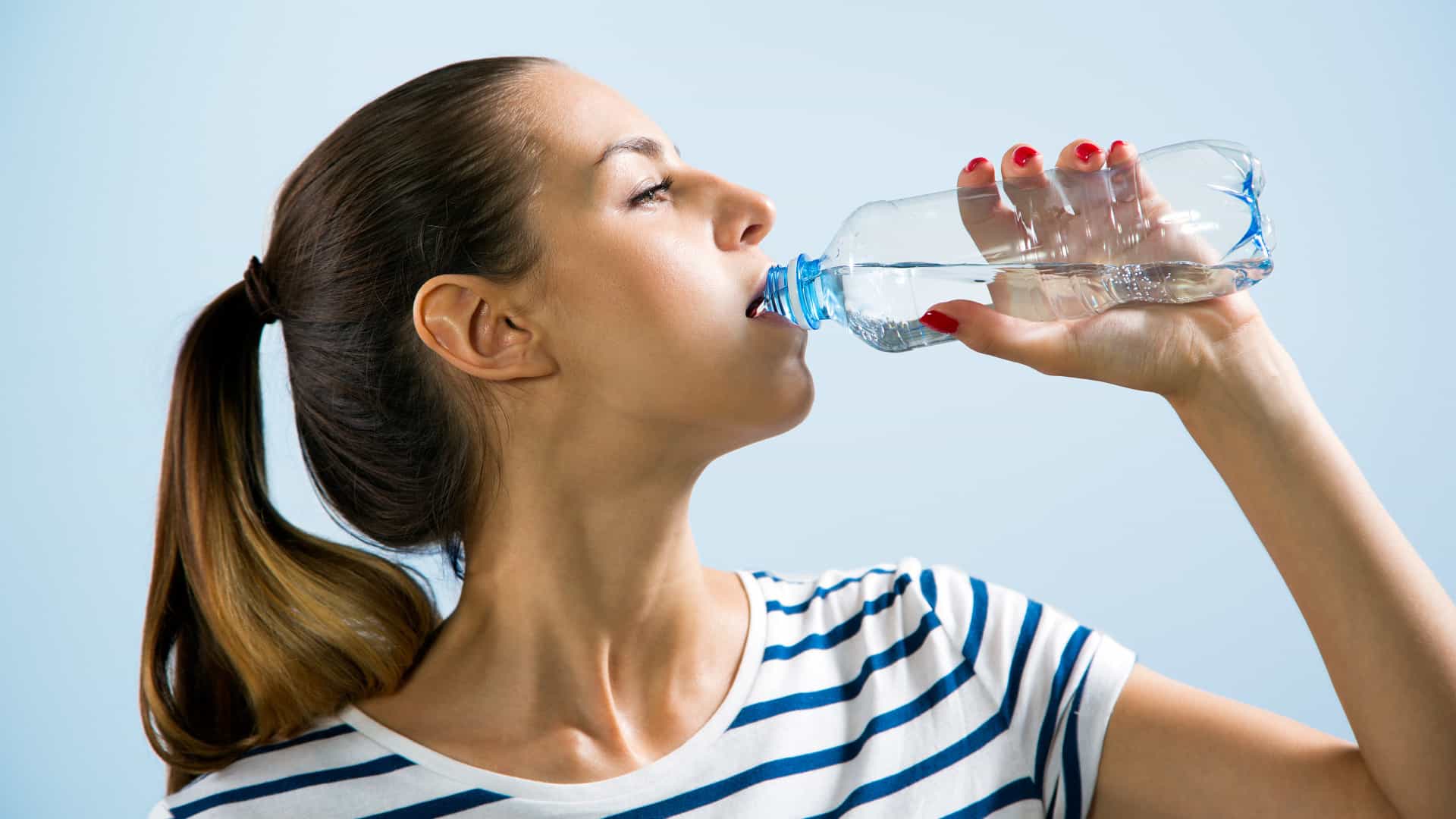   Thường xuyên khát nước, đi tiểu có thể là dấu hiệu đường huyết tăng, cảnh báo bệnh tiểu đường  