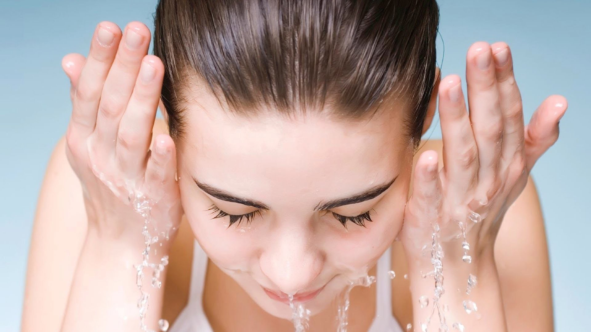   Rửa mặt là một trong những nguyên tắc 'bất di bất dịch' để có làn da khỏe đẹp, không bị mụn  