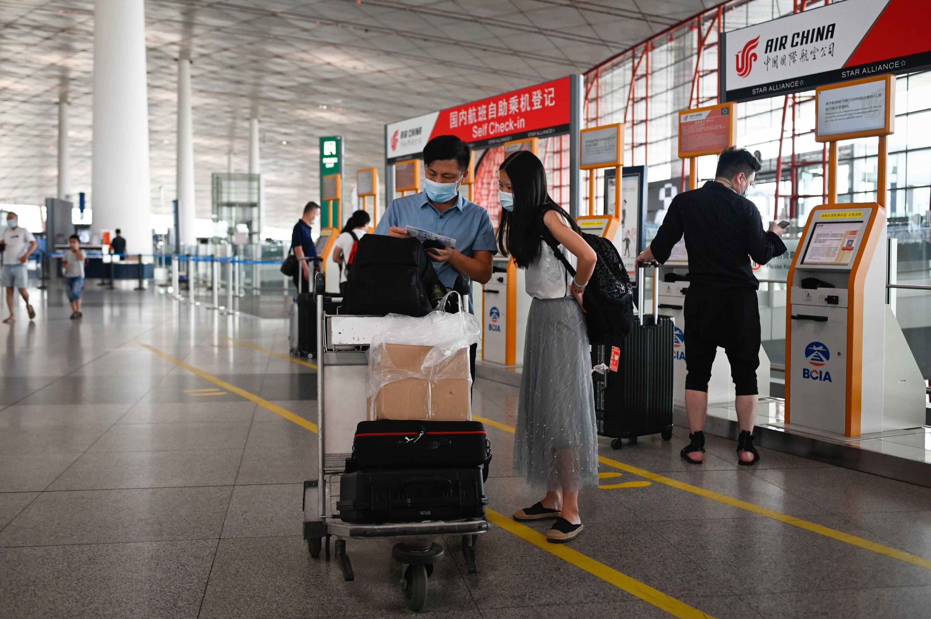   Bắc Kinh đã hủy bỏ hơn 60% chuyến bay để phòng lây lan dịch COVID-19  
