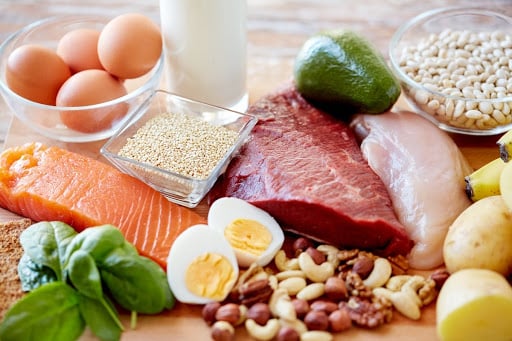   Các loại vitamin và khoáng chất có nhiều trong trứng, sữa, cá, thịt, hoa quả và các loại hạt. Ảnh minh họa  