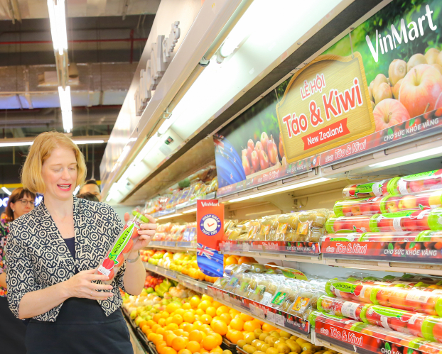 Đại sứ New Zealand quảng bá Lễ hội trái cây tại VinMart 1