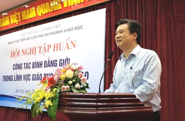   Thứ trưởng Bộ GD&ĐT Nguyễn Hữu Độ phát biểu tại hội nghị  