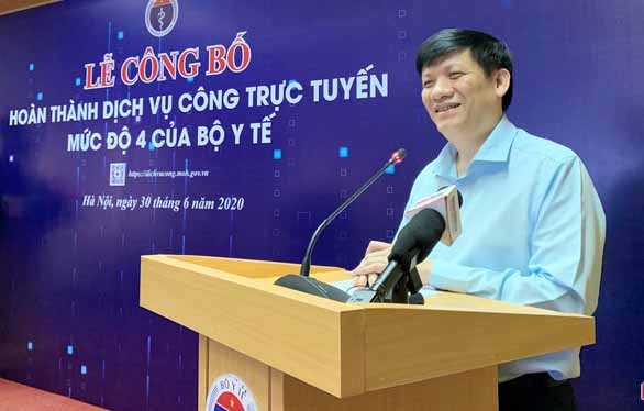   Quyền Bộ trưởng Nguyễn Thanh Long đã có hơn 20 năm gắn bó với ngành Y tế.  
