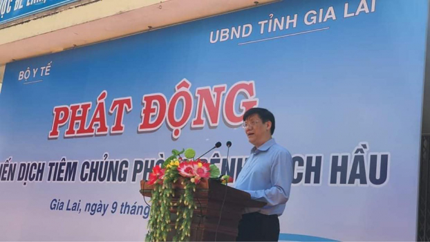   GS.TS Nguyễn Thanh Long nhấn mạnh cần tiêm vắc-xin bạch hầu để phòng chống dịch toàn diện và mang tính bền vững.  