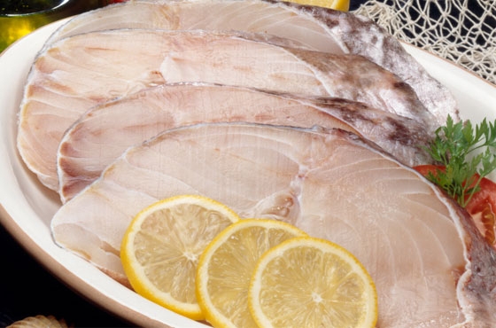   Phần đầu và nhãn cầu của cá có chứa hàm lượng protein chống lão hóa tương đối cao.  