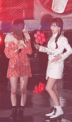 Nayeon tiết lộ khoảnh khắc độc của Rosé, fan mừng ra mặt vì tình chị em thắm thiết 3