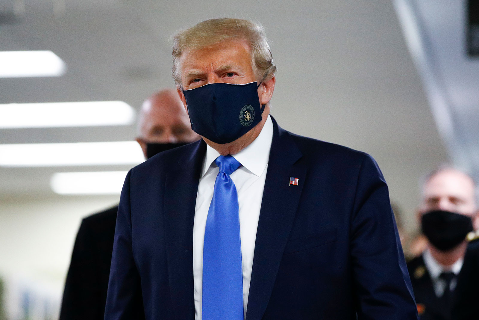   Tin tức y tế thế giới ngày 12/7: Tổng thống Donald Trump đeo khẩu trang  