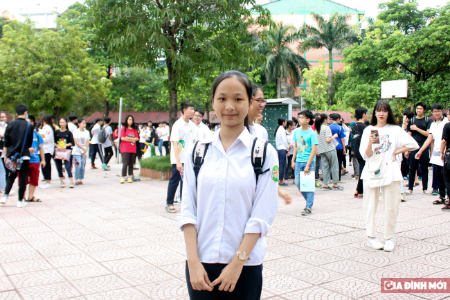  Thí sinh Nguyễn Hải Hà (trường THCS Láng Thượng - Đống Đa) thi tại điểm thi THPT Cầu Giấy.  