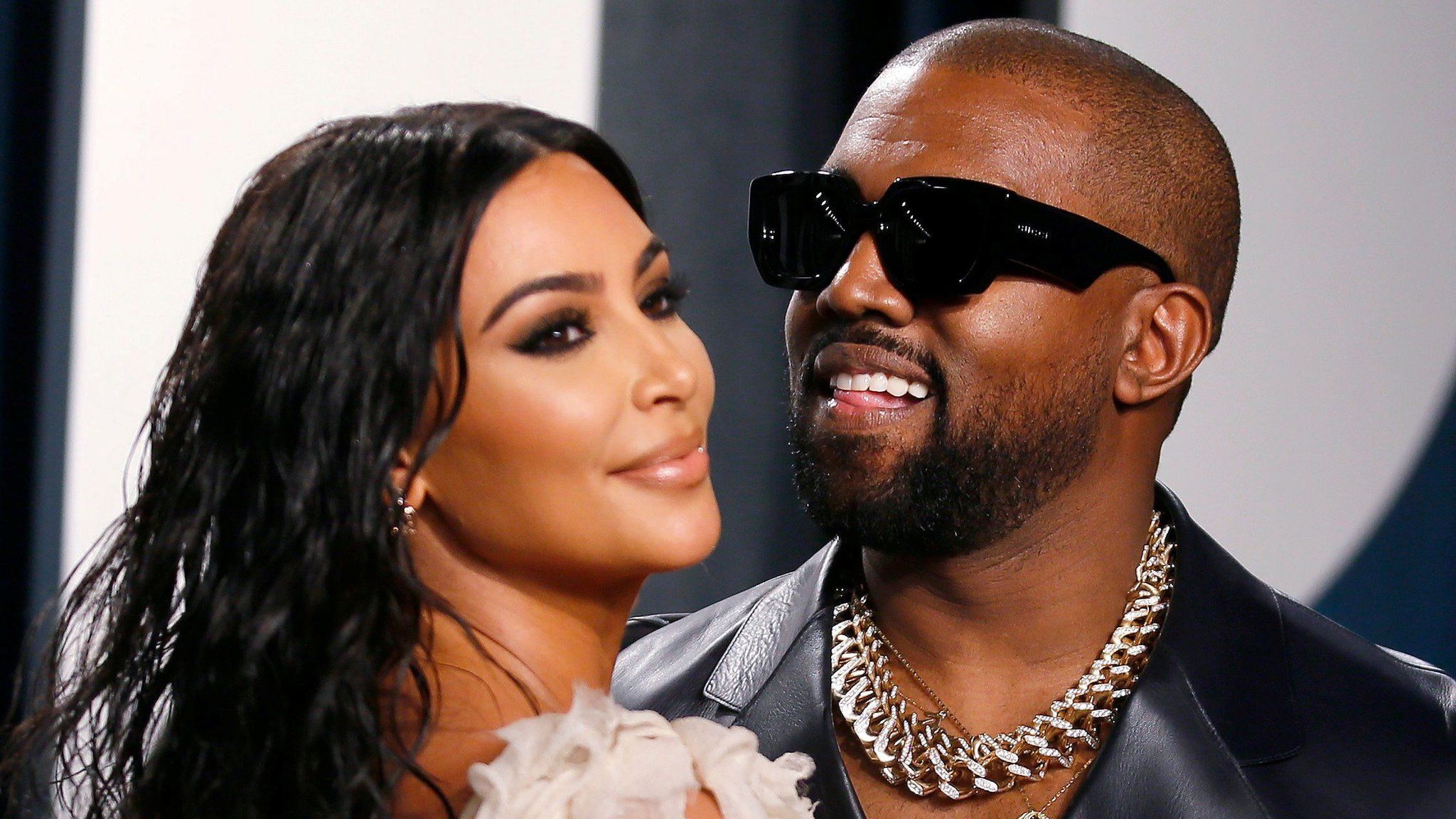   Kanye West và vợ Kim Kardashian.  