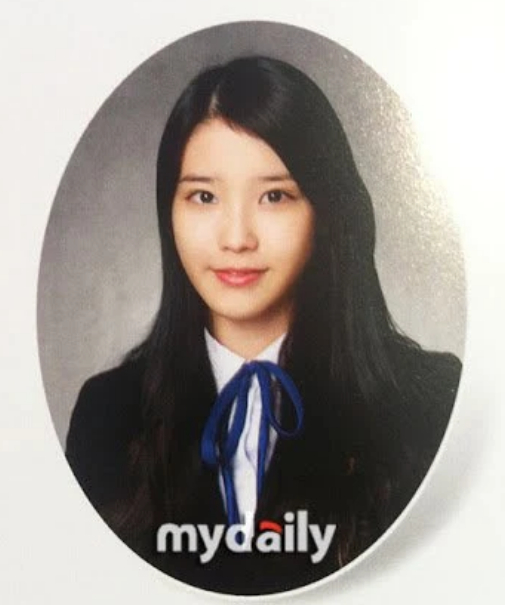 Lộ ảnh tốt nghiệp của dàn mỹ nhân Kpop: Irene ngố tàu, Yoona xinh như nữ thần 17