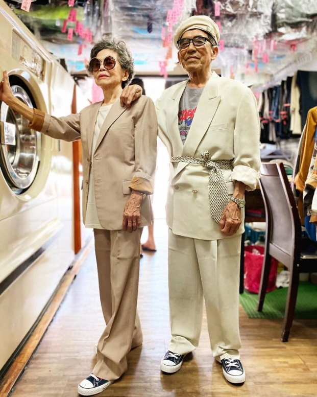 Mặc lại quần áo khách để quên, cặp vợ chồng già tiệm giặt là gây sốt mạng xã hội 1