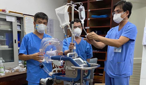   Ê kip bác sĩ ở bệnh viện Chợ Rẫy tới Đà Nẵng hỗ trợ điều trị bệnh nhân 416.  