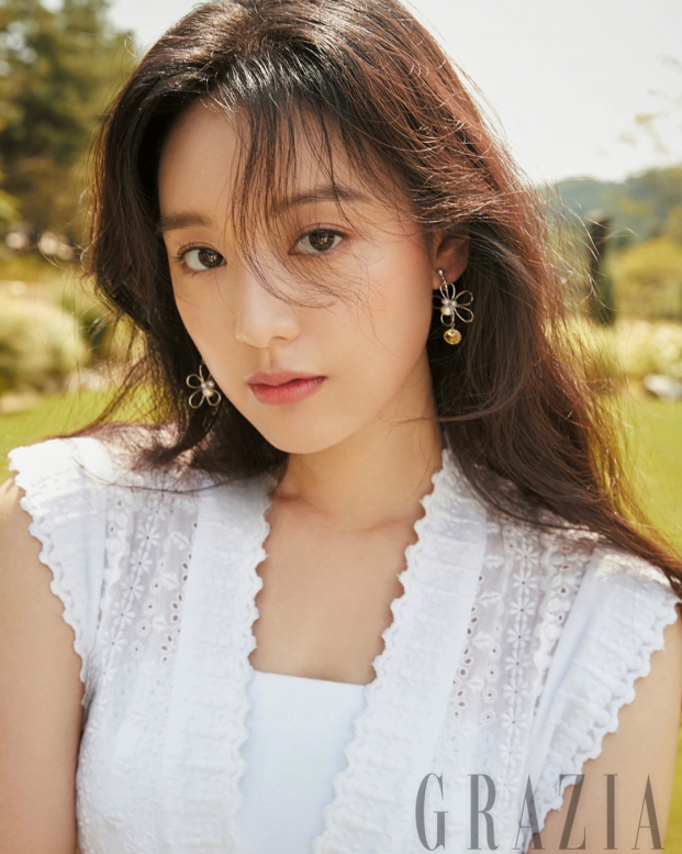   Nữ diễn viên Kim Ji Won  