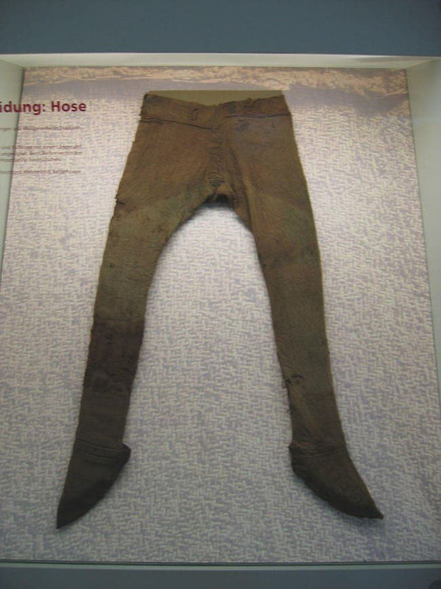   Chiếc quần sành điệu này nó có từ thế kỉ thứ 4 ở Đức, bạn có thể tin được không?  