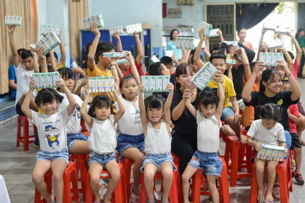 Quỹ sữa Vươn cao Việt Nam và Vinamilk tiếp tục hành trình kết nối yêu thương tại TP. HCM 17