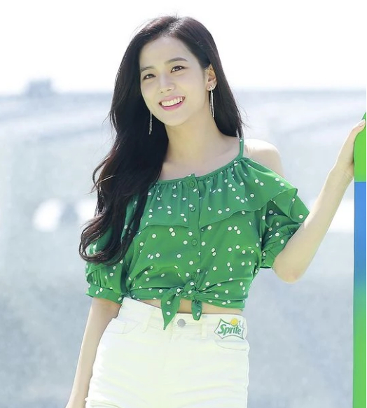 10 idol nữ đẹp chuẩn quý tộc: Irene là cực phẩm, Jennie thở thôi cũng sang chảnh 22