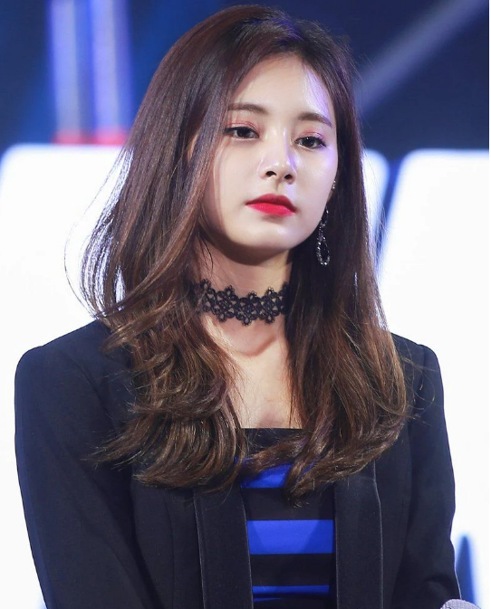 10 idol nữ đẹp chuẩn quý tộc: Irene là cực phẩm, Jennie thở thôi cũng sang chảnh 10