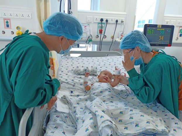   Sau hơn 10 ngày hậu phẫu, sức khỏe hai bé tiến triển khả quan  