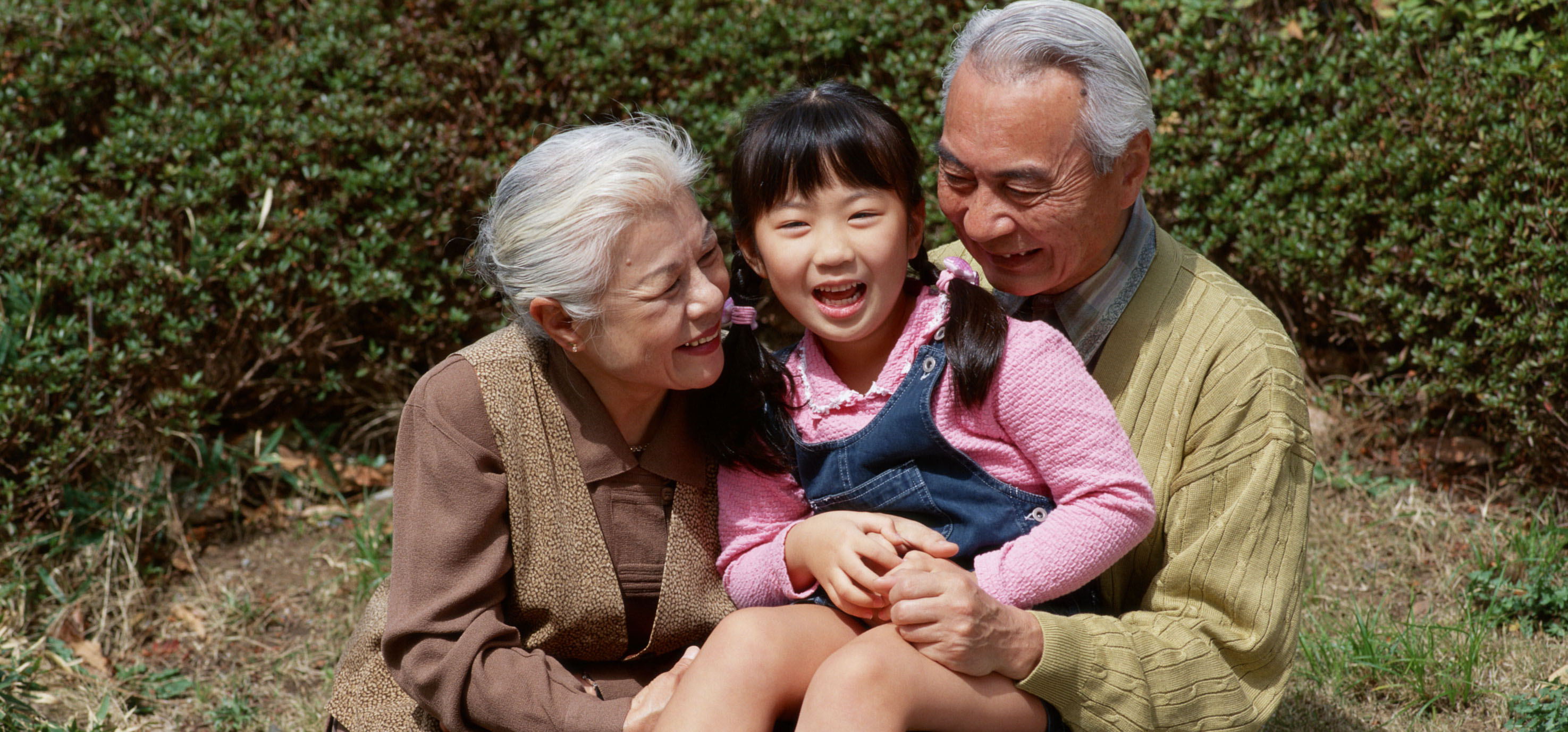  Chú trọng đến tình cảm gia đình và xã hội là một bí quyết sống khỏe của người Nhật  