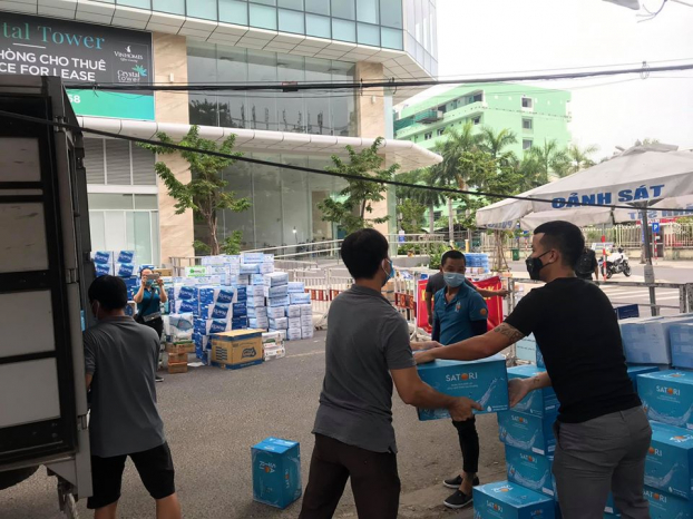Câu lạc bộ bóng đá SHB Đà Nẵng tiếp sức cho tuyến đầu chống dịch 4