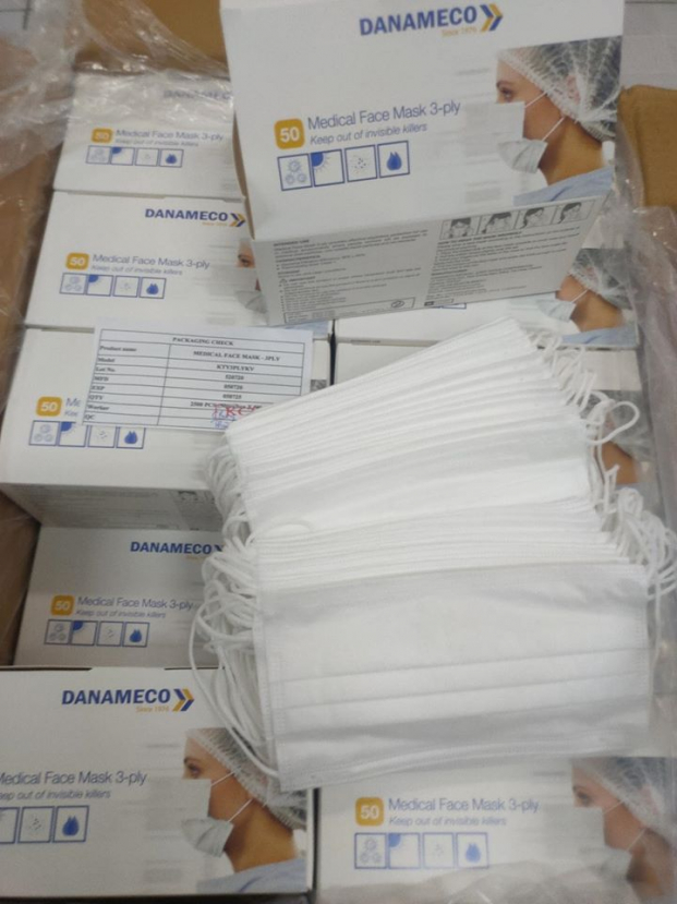 Lâm Khánh Chi mua 10 thùng khẩu trang tặng người hâm mộ chống dịch 3