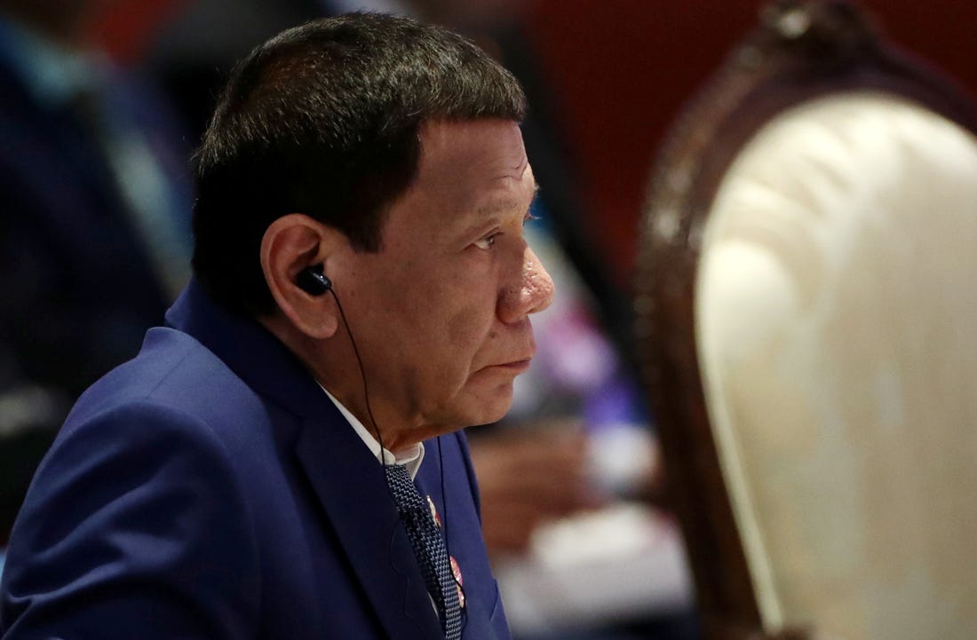   Tổng thống Rodrigo Duterte xin lỗi người dân Philippines  
