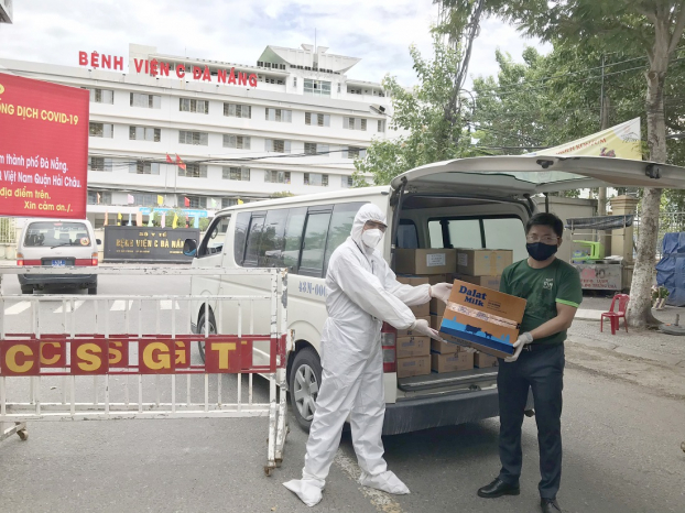   Món quà dinh dưỡng từ Dalatmilk gửi đến để động viên tinh thần các y bác sĩ và người cách ly tại các bệnh viện tại Đà Nẵng, Quảng Nam.  
