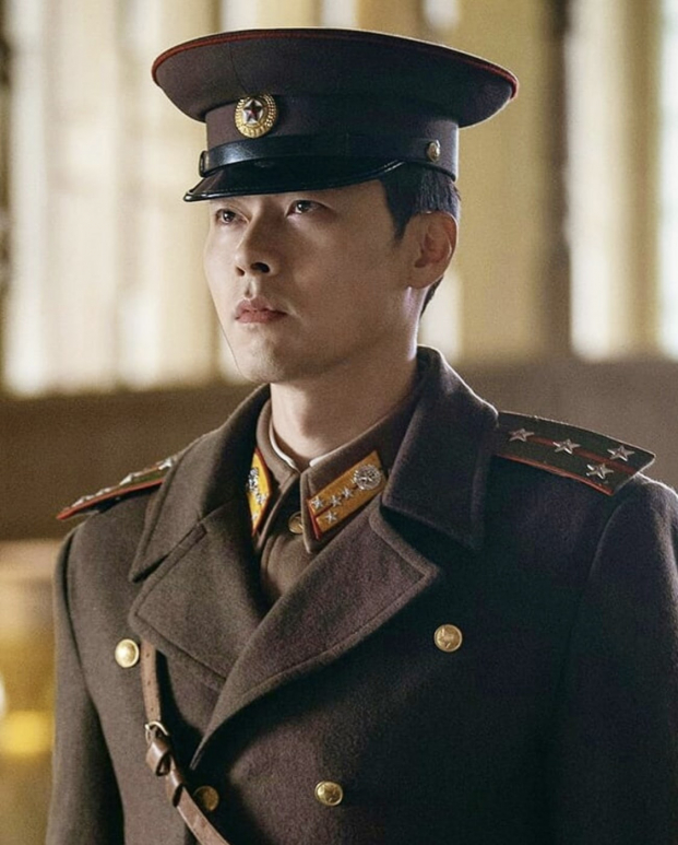5 sao nam mặc quân phục đẹp nhất xứ Hàn, Song Joong Ki đọ sắc Hyun Bin, ai soái hơn? 1