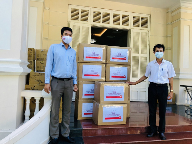 Tập đoàn BRG - SeABank ủng hộ 1 tỷ đồng, 20.000 khẩu trang cho Đà Nẵng chống dịch COVID 1