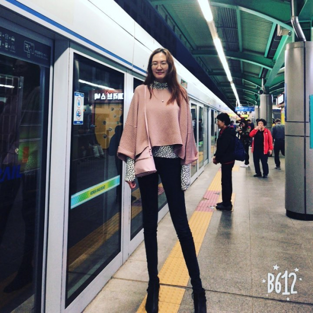 Cô gái Mông Cổ sở hữu đôi chân dài thứ hai thế giới 2