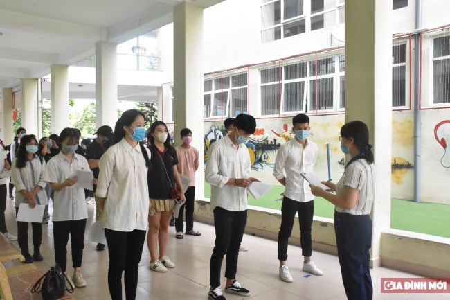   Các thí sinh ở Hà Nội yên tâm bước vào kỳ thi.  