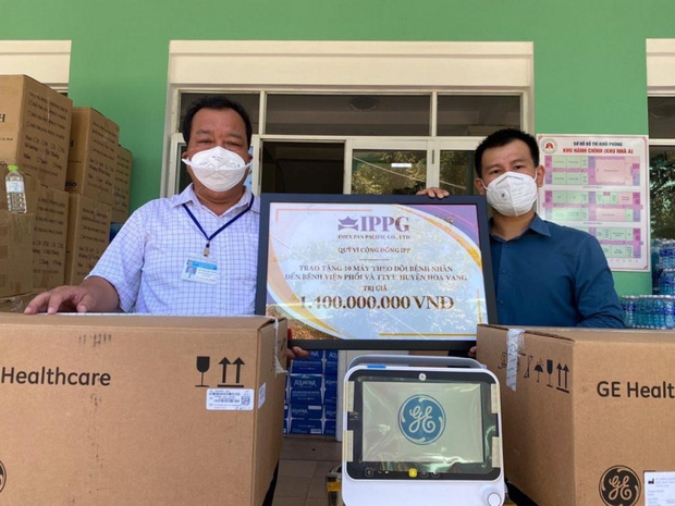 Bố chồng Tăng Thanh Hà tặng 10 máy theo dõi bệnh nhân hỗ trợ Đà Nẵng chống dịch 1