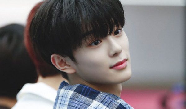 12 nam thần đẹp trai nhất Kpop: Sehun như hoàng tử, V xứng danh 'Face Genius' 16