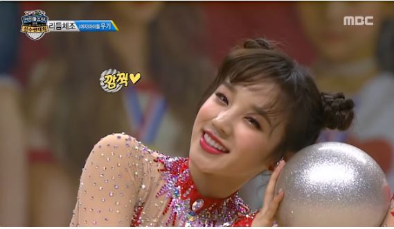 10 khoảnh khắc huyền thoại của idol nữ tại ISAC: Irene - Tzuyu khiến fan thổn thức 3