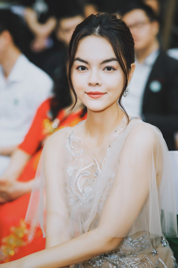 Sao Việt có lông mày đẹp nhất Vbiz: Nhã Phương nền nã, Hồ Ngọc Hà mày ngài quyến rũ 4