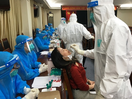 Hà Nội yêu cầu hơn 18.000 người về từ Đà Nẵng lấy mẫu xét nghiệm PCR COVID-19 0