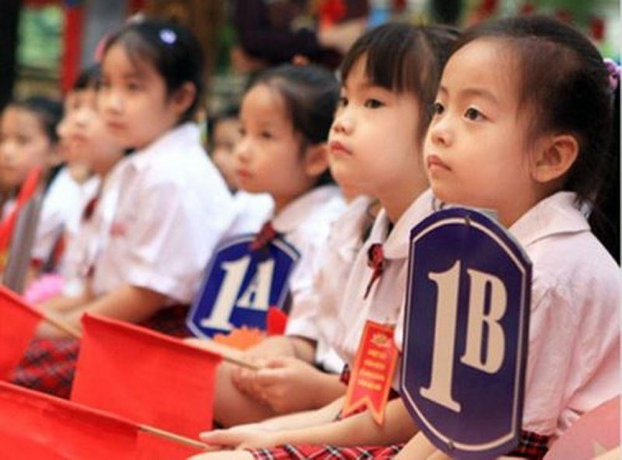   Học sinh tiểu học ở Hà Nội được miễn học phí.  