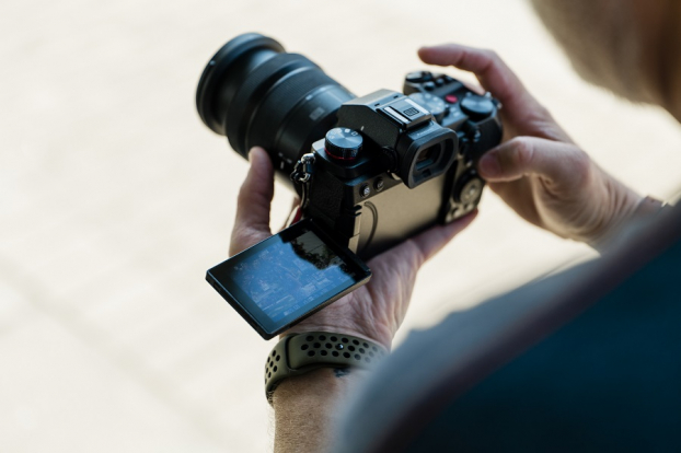 Panasonic ra mắt máy ảnh Full-Frame không gương lật Lumix S5 1