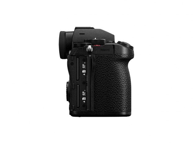 Panasonic ra mắt máy ảnh Full-Frame không gương lật Lumix S5 10