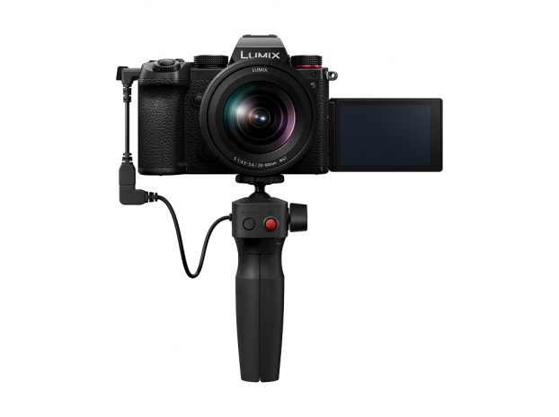 Panasonic ra mắt máy ảnh Full-Frame không gương lật Lumix S5 2