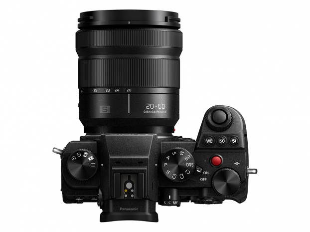 Panasonic ra mắt máy ảnh Full-Frame không gương lật Lumix S5 3