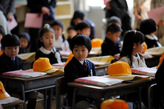 Trẻ em Nhật Bản kém hạnh phúc, vì sao? 0
