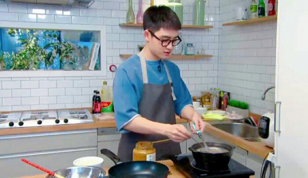 5 idol nam nấu ăn ngon: Người được khen 'đầu bếp bậc thầy', người xuất bản cả sách 5
