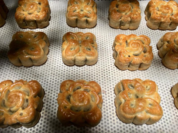 Cách làm bánh trung thu thập cẩm truyền thống ngon chuẩn vị 5