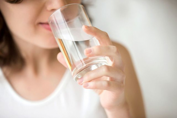 Uống nước liên tục mà vẫn khát, có thể bạn đã mắc phải 6 căn bệnh nguy hiểm 1